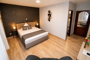 Flat-screen TV - Parkhotel Lindenhof (Offenbach am Main)