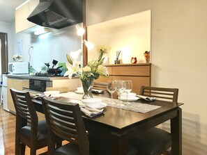 In-room dining - Osaka Premium House (Osaka)