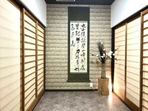 Interior detail - Osaka Premium House (Osaka)