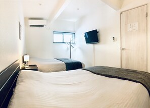 2 bedrooms, desk, soundproofing, iron/ironing board - Shioji Aoi Villa (Osaka)