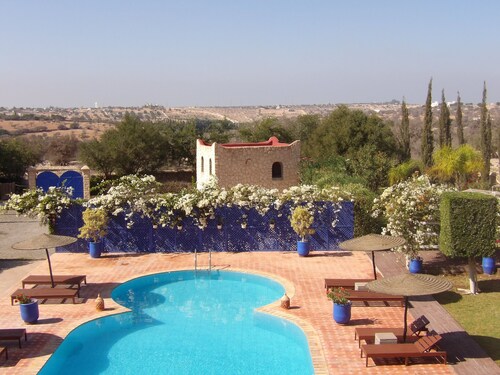 Gnaoua Suite with breakfast included and pool view