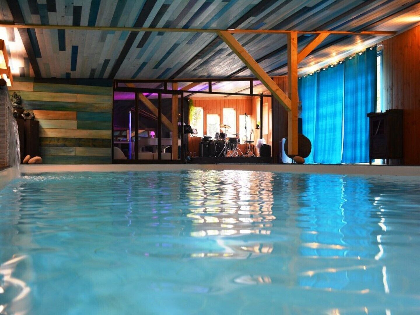 Piscine couverte, piscine extérieure