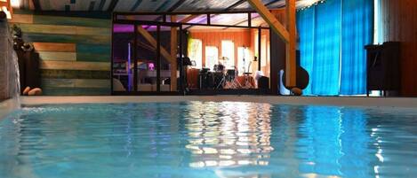 Piscine couverte, piscine extérieure