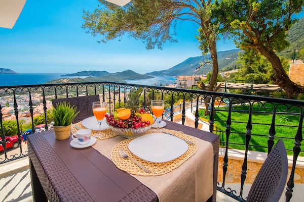 Standard Suite, 1 Double Bed with Sofa bed, Balcony, Partial Sea View | Balcony view