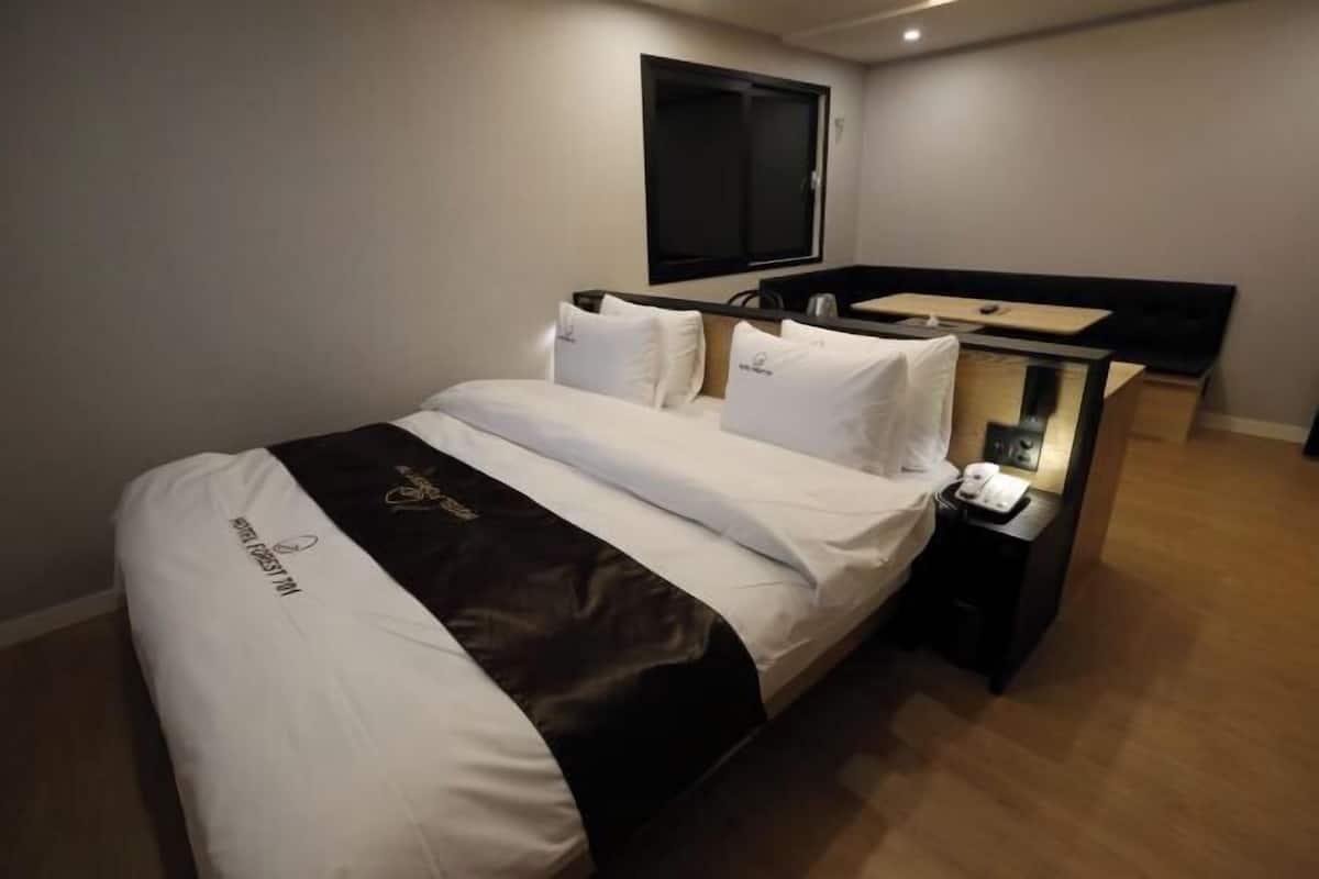 1 Schlafzimmer, hochwertige Bettwaren, Daunenbettdecken