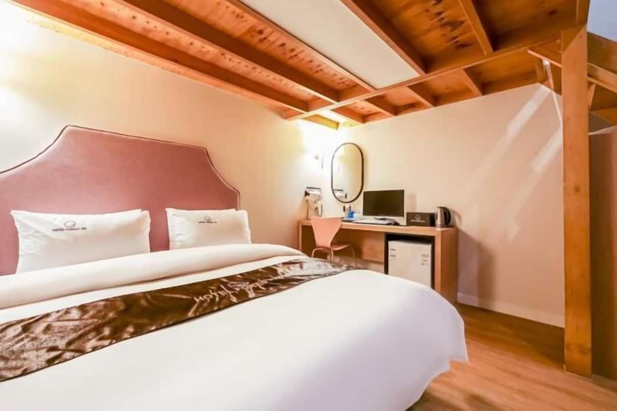 1 Schlafzimmer, hochwertige Bettwaren, Daunenbettdecken