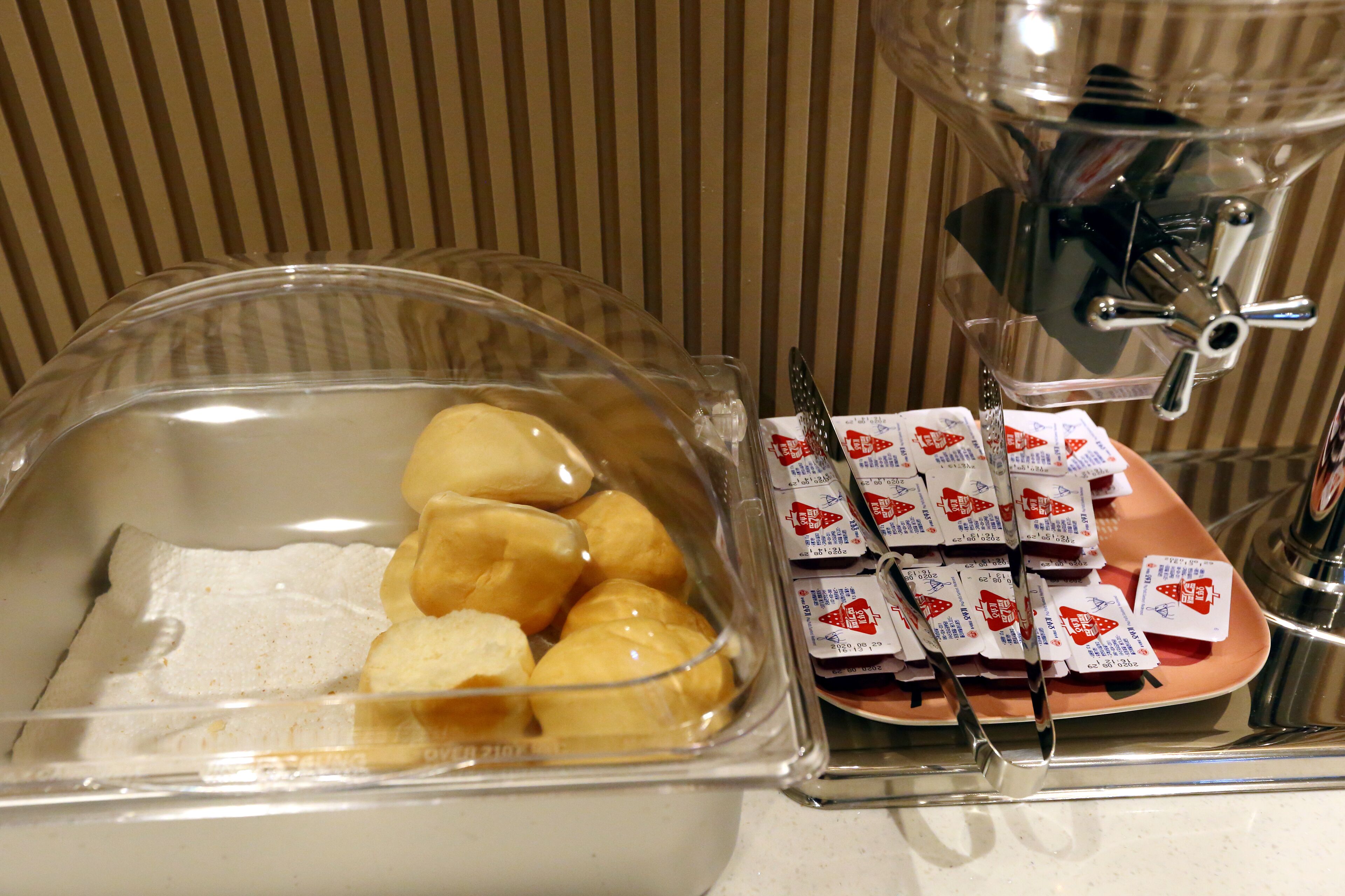 free daily self-service breakfast