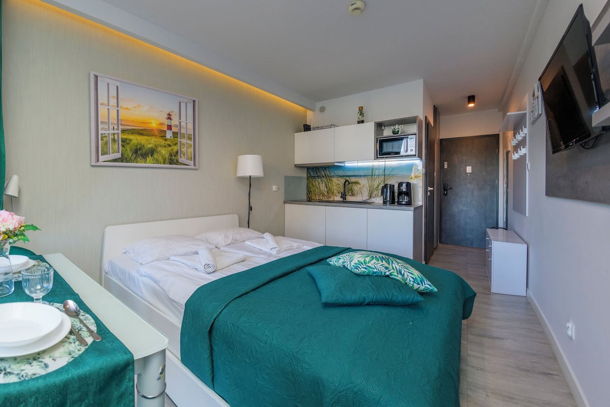 LĂ€genhet (2/B006) | Vardagsrum | Platt-tv