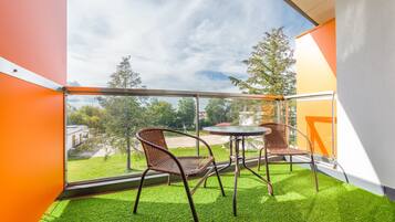 Studio Suite (214) | Terrace/patio