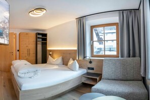 3 chambres, coffres-forts dans les chambres, Wi-Fi, draps fournis