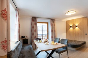 تناول الطعام