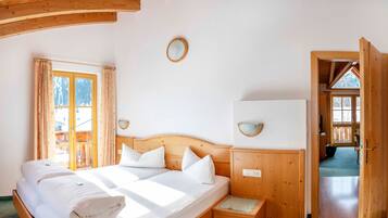 3 chambres, coffres-forts dans les chambres, Wi-Fi, draps fournis