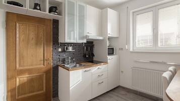 Studio Ville | Cuisine privée | Machine à expresso, cafetiÚre/bouilloire, bouilloire électrique