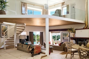 Villa Comfort | Vardagsrum | Platt-tv