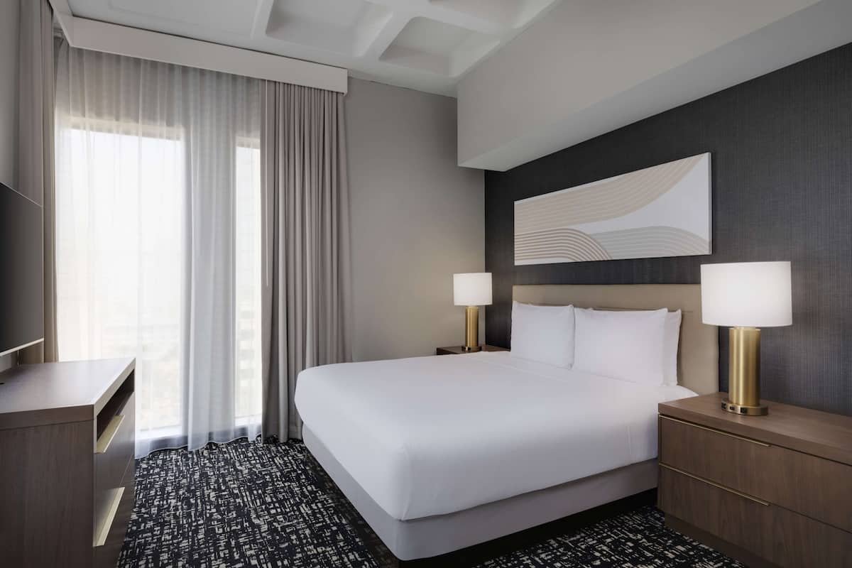 1 bedroom, premium bedding, in-room safe, desk