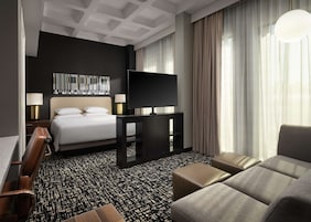 Premium bedding, in-room safe, desk, laptop workspace