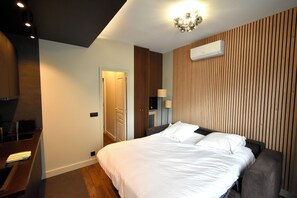 1 quarto, berço de viagem, Wi-Fi de cortesia, roupa de cama