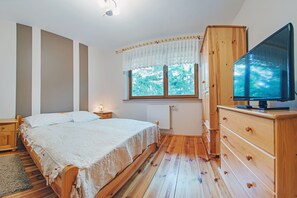 Apartamento (13) | Espacio para trabajar con un portátil, wifi gratis, ropa de cama