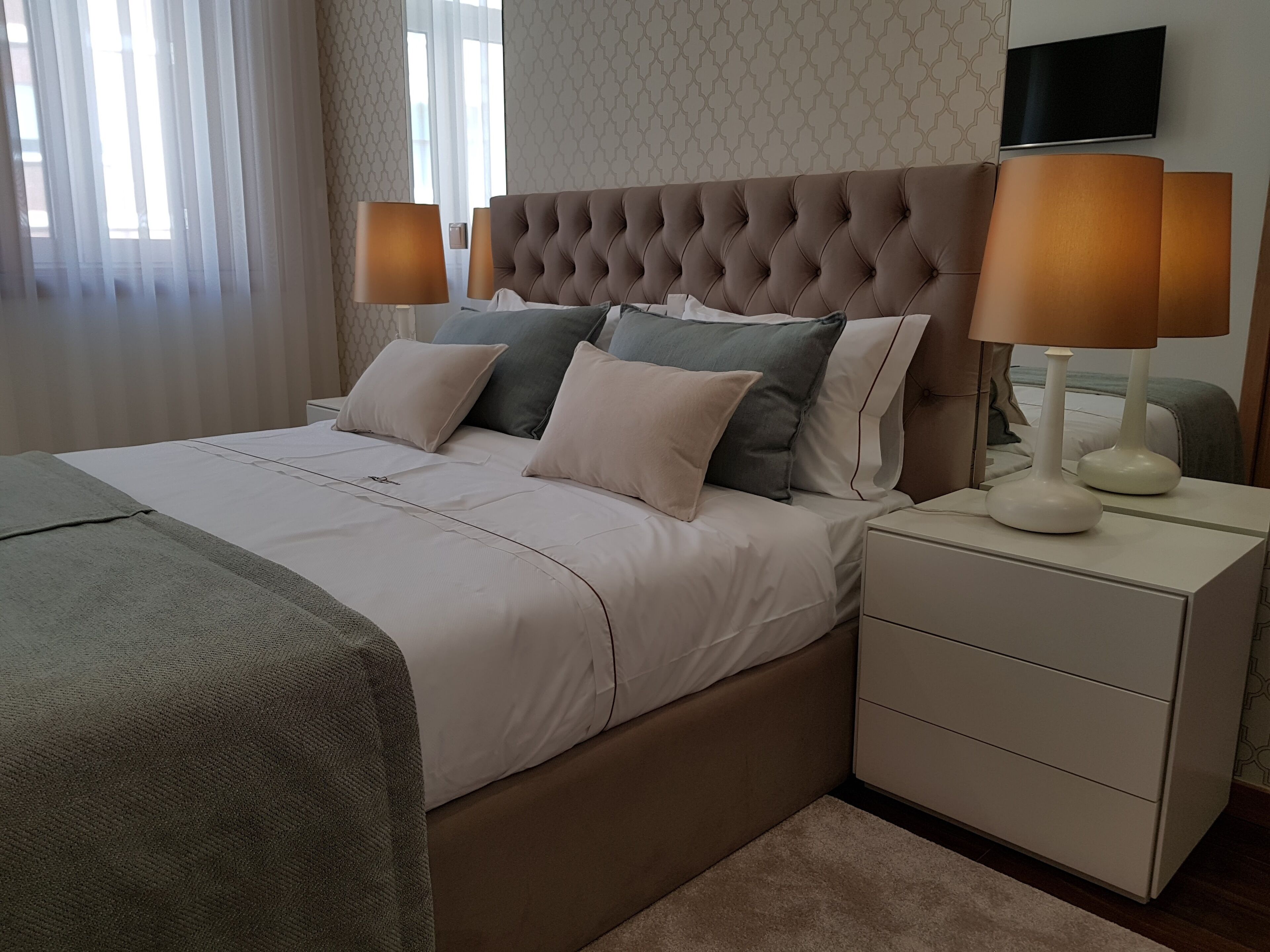 4 bedrooms, iron/ironing board, free WiFi, bed sheets