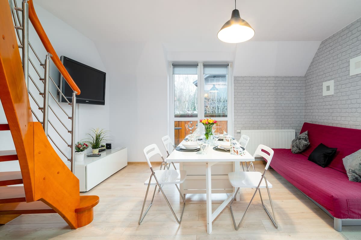 Apartamento (3A/20) | Sala de estar | Una televisión de pantalla plana