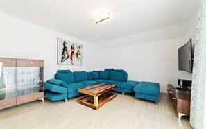 Apartment (16) | Living room | Flat-screen TV - Apartamenty Sun & Snow na Wilczej (Karpacz)