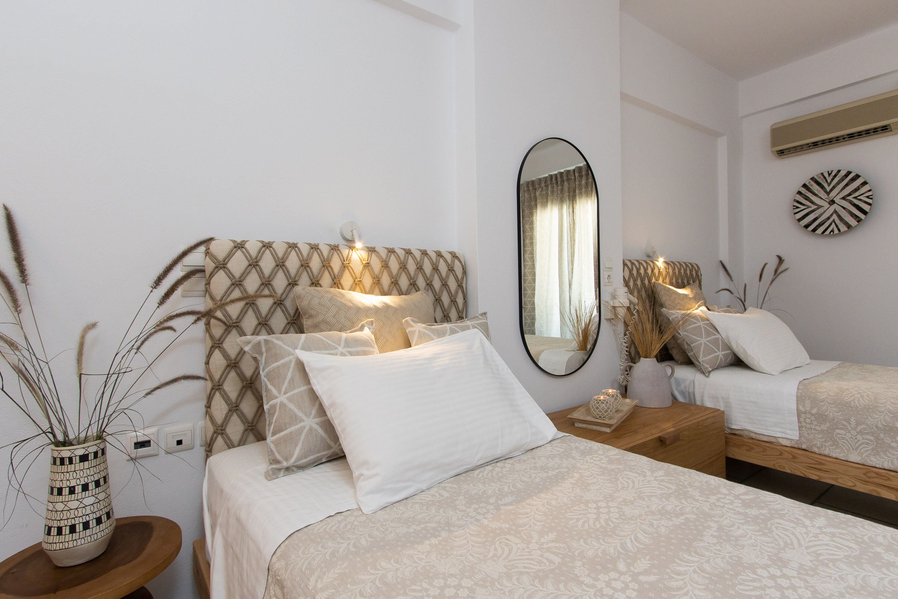 Quarto casal standard | Roupas de cama premium, frigobar, cofres nos quartos