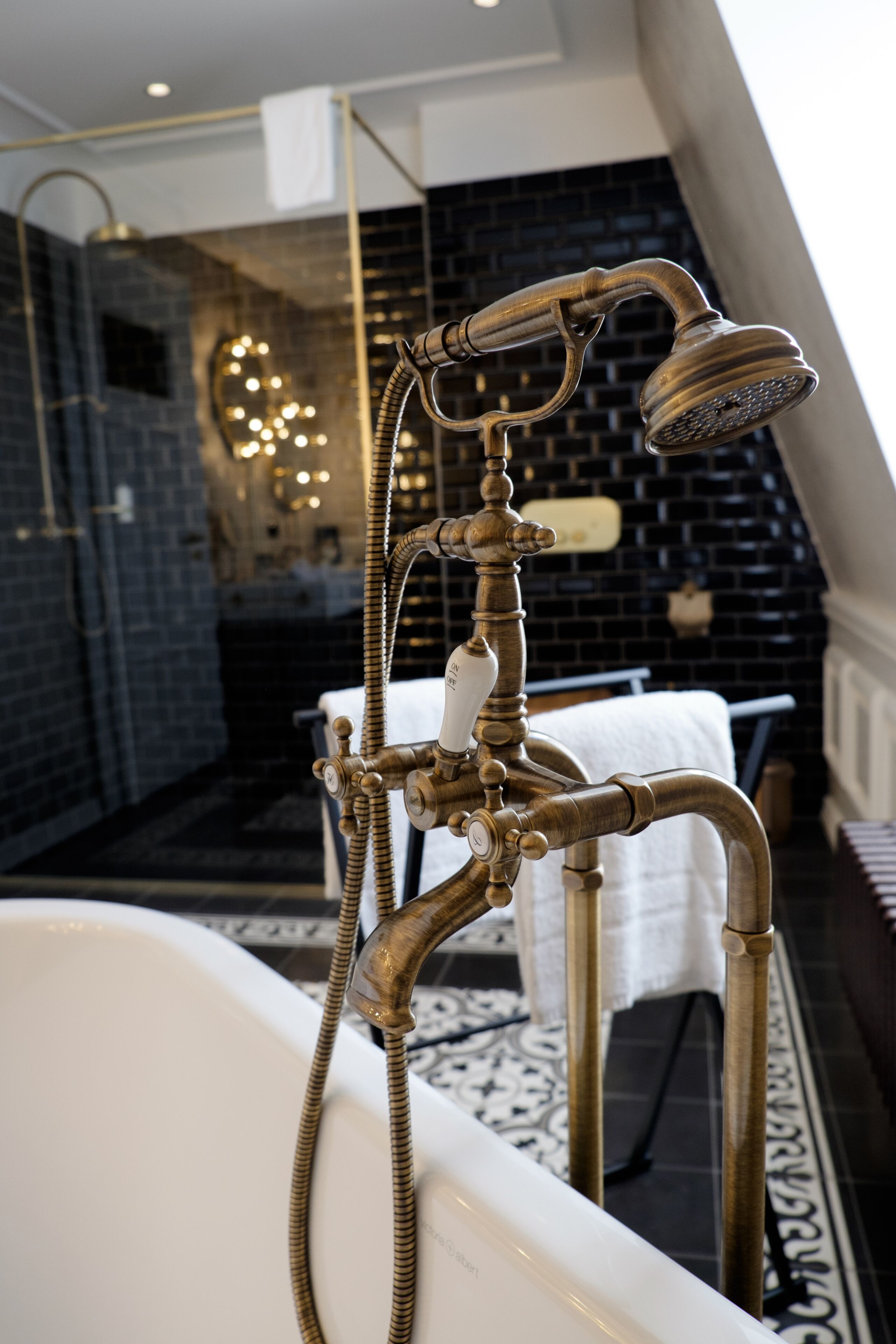 suite | bathroom | towels