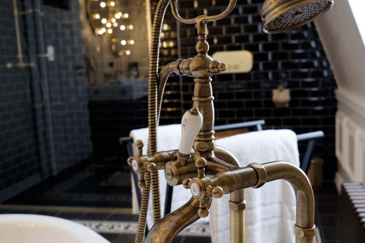 suite | bathroom | towels