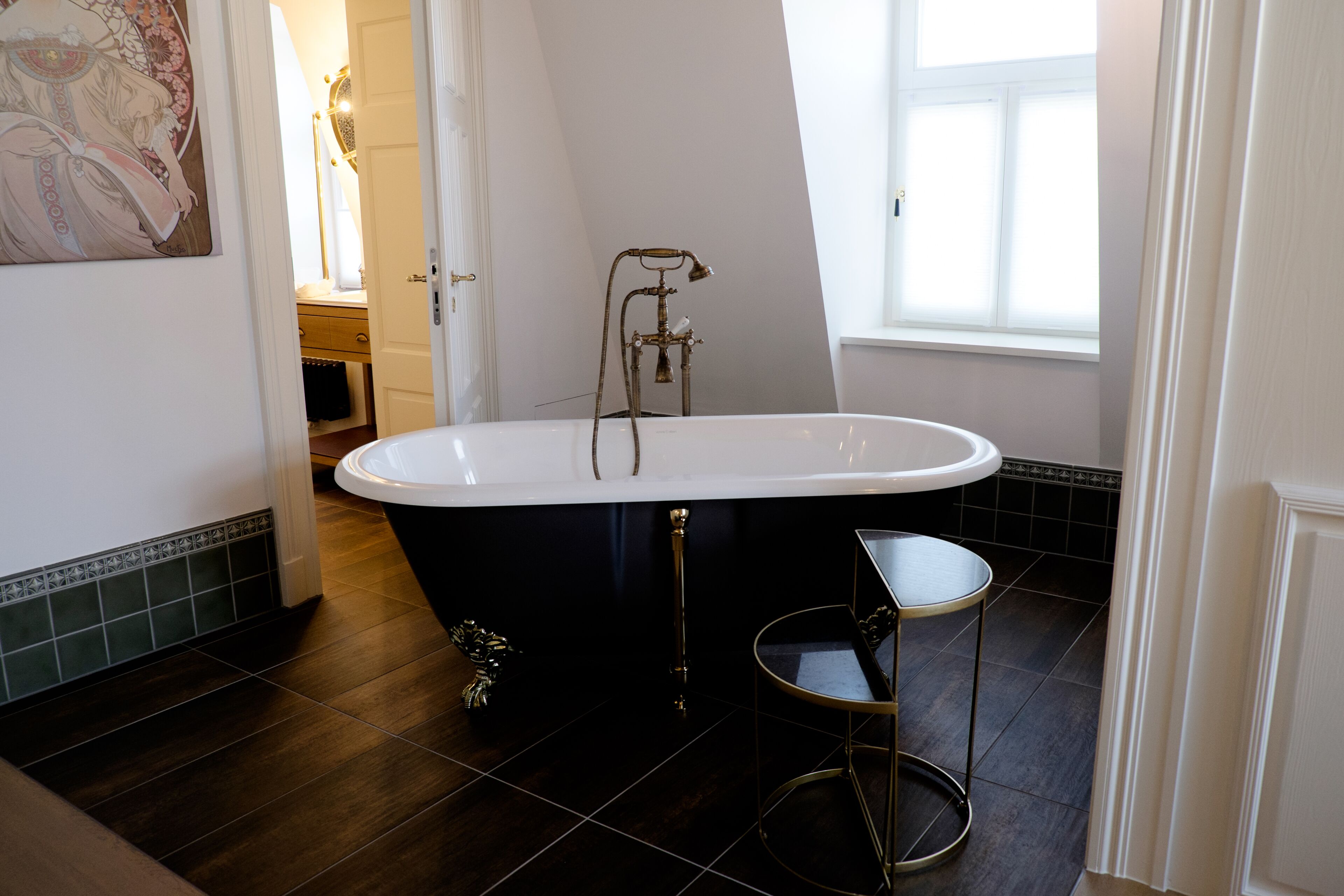 suite | bathroom | towels