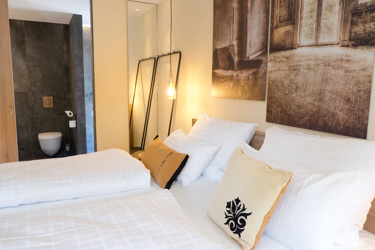 1 bedroom, in-room safe, blackout curtains, soundproofing