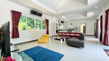 Smart TV, computer monitors