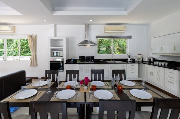 Dining - Private Pool Villa 4 bedrooms for family (Phuket)
