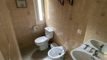 Free toiletries, towels