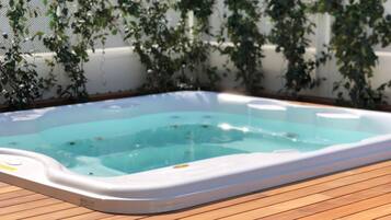 مغطس خاص في السبا