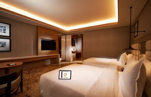 Club Double or Twin Room, 1 Bedroom | Television