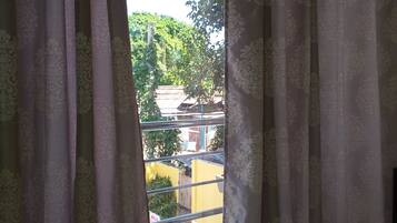 In-room safe, iron/ironing board, bed sheets