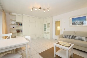 Unclassified image, 2 of 13, button - Metropol House, apt. 109 (Sylt)