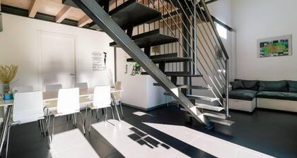 Huoneisto monimutkainen pieni uima-allas ja poreallas