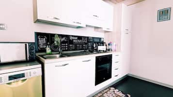 Micro-ondes, four, plaque de cuisson, lave-vaisselle