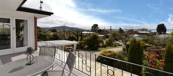 Hillside Heaven Quiet & Comfortable