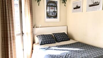 3 slaapkamers, een strijkplank/strijkijzer, wifi, beddengoed