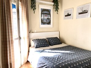3 habitaciones, tabla de planchar con plancha, wifi y ropa de cama 