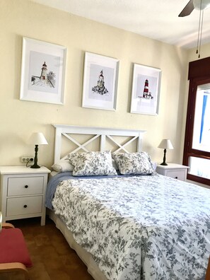 3 bedrooms, iron/ironing board, WiFi, bed sheets