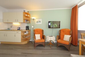 Unclassified image, 4 of 10, button