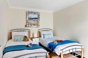 3 室のベッドルーム、アイロン / アイロン台、旅行用ベビーベッド、WiFi