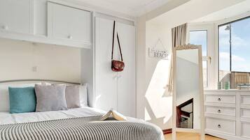 3 bedrooms, iron/ironing board, travel cot, WiFi
