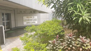Pintu masuk properti