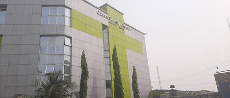 Fachada de la propiedad