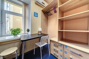 Free WiFi, bed sheets