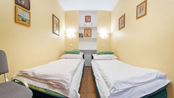 1 bedroom, laptop workspace, iron/ironing board, free WiFi